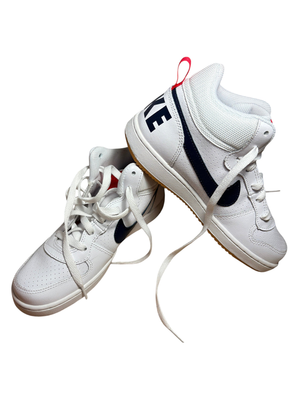 Baskets FASHION SC Nike Court Borough Mid GS blanches en cuir avec Swoosh bleu marine et semelle gomme