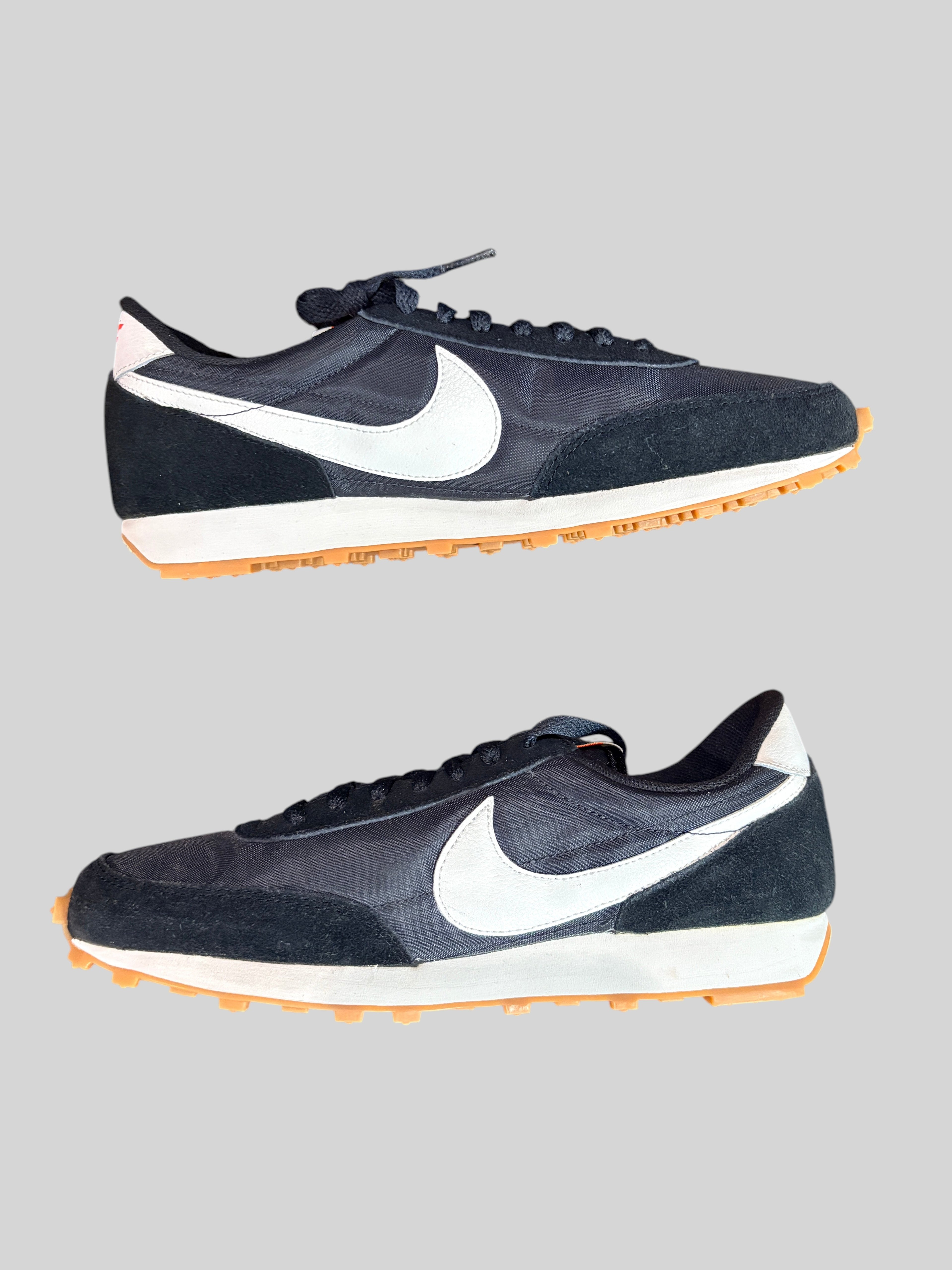 Baskets FASHION SC Nike Daybreak femme en nylon noir et daim avec logo blanc et semelle extérieure en gomme