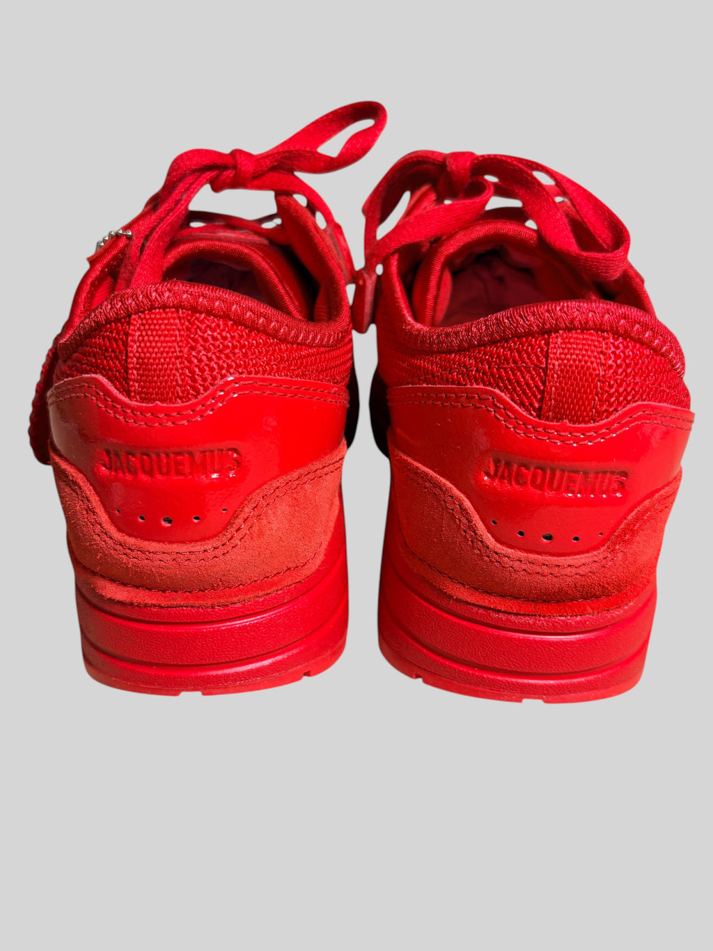 Vue arrière des baskets FASHION SC Nike x Jacquemus Air Max 1 '86 SP Mystic Red en cuir et daim rouge vif