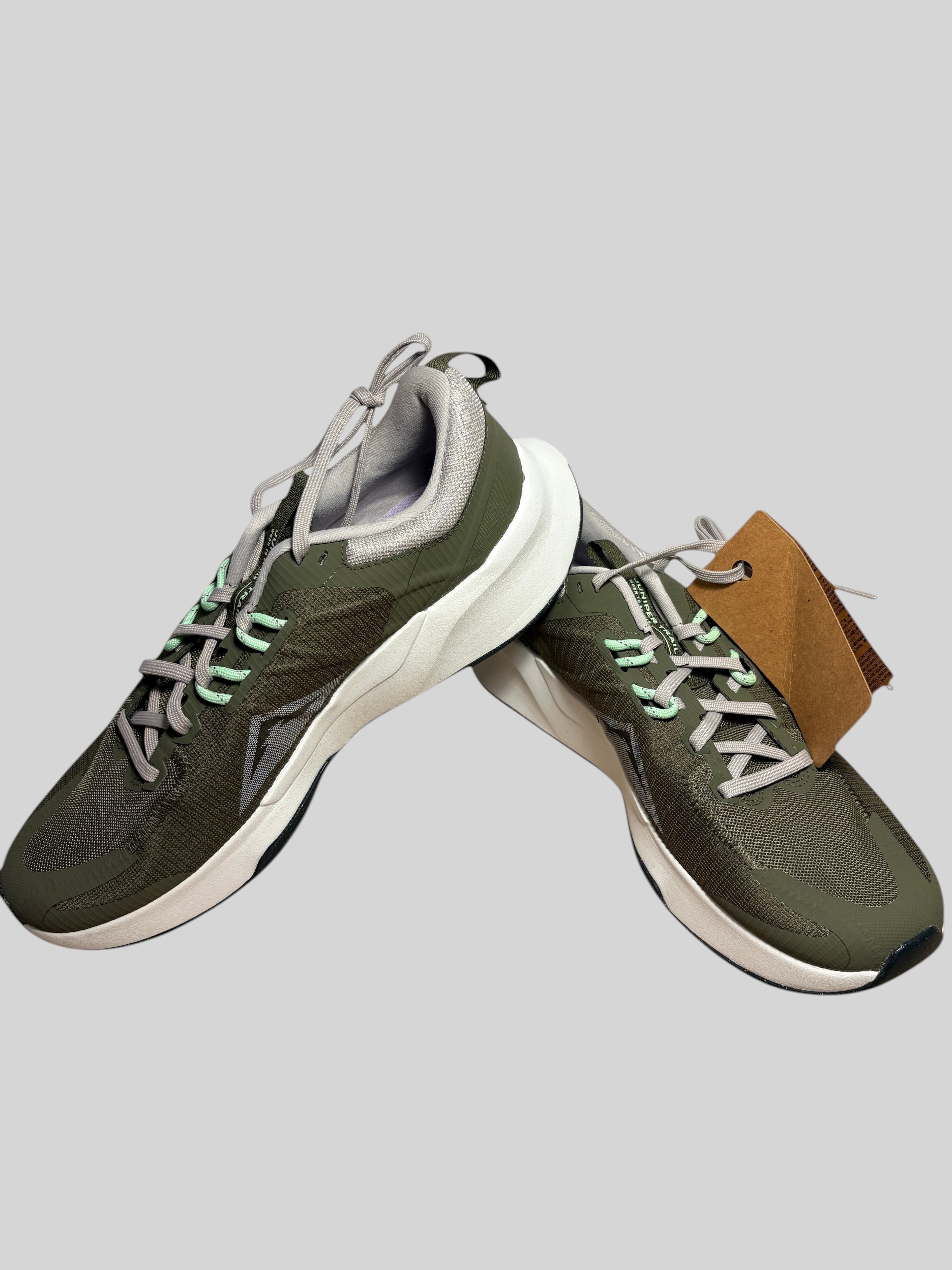 Chaussures de trail Nike Juniper Trail 2 Next Nature FASHION SC vert olive et blanc avec semelle amortissante