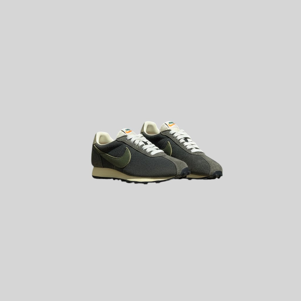 Baskets FASHION SC Nike LD-1000 Premium pour femme en cuir et daim kaki et olive avec semelle gaufrée rétro