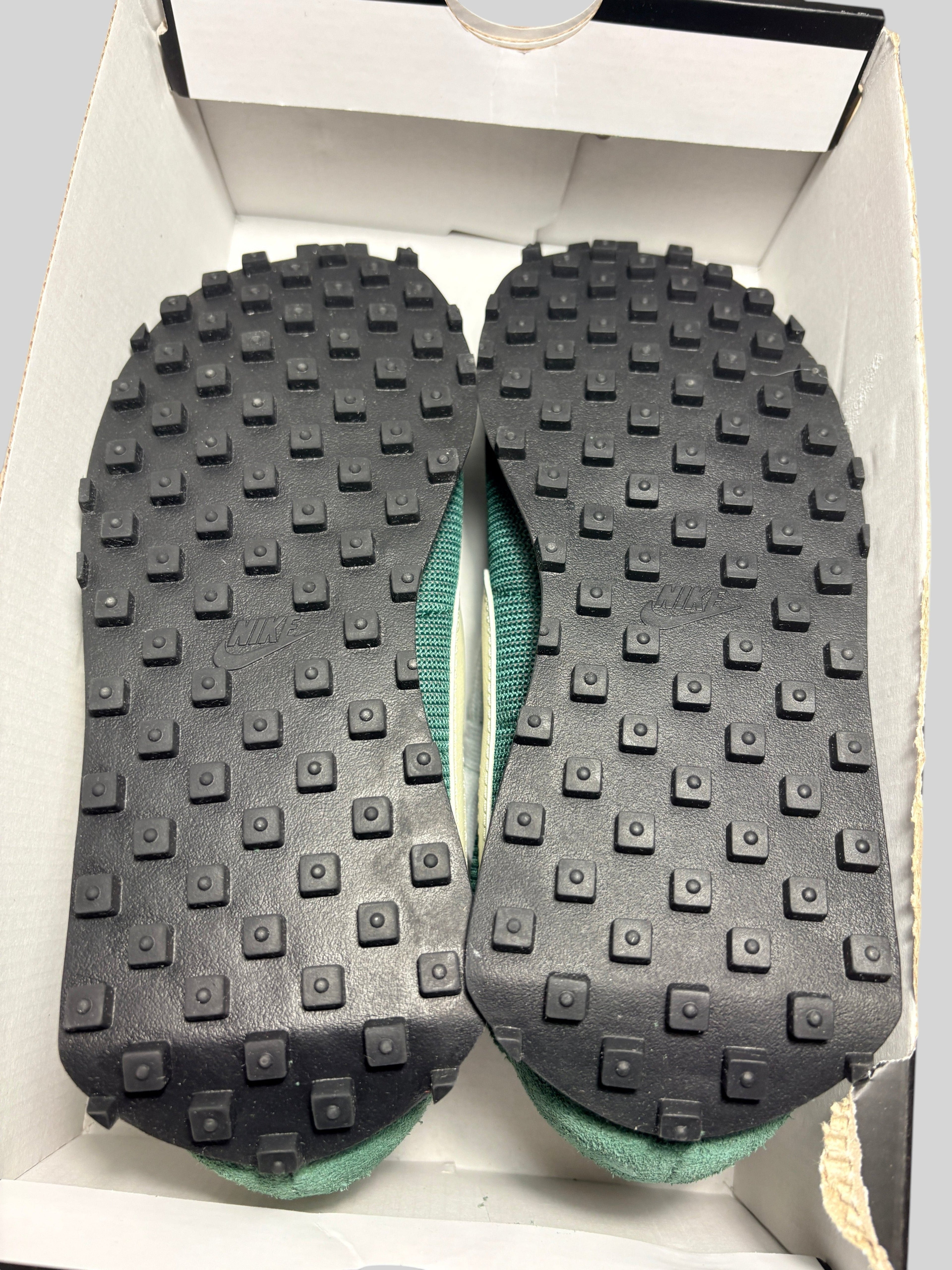 Semelles extérieures noires à motif gaufré des baskets Nike LD-1000 WMNS Vert Sapin de FASHION SC dans leur boîte