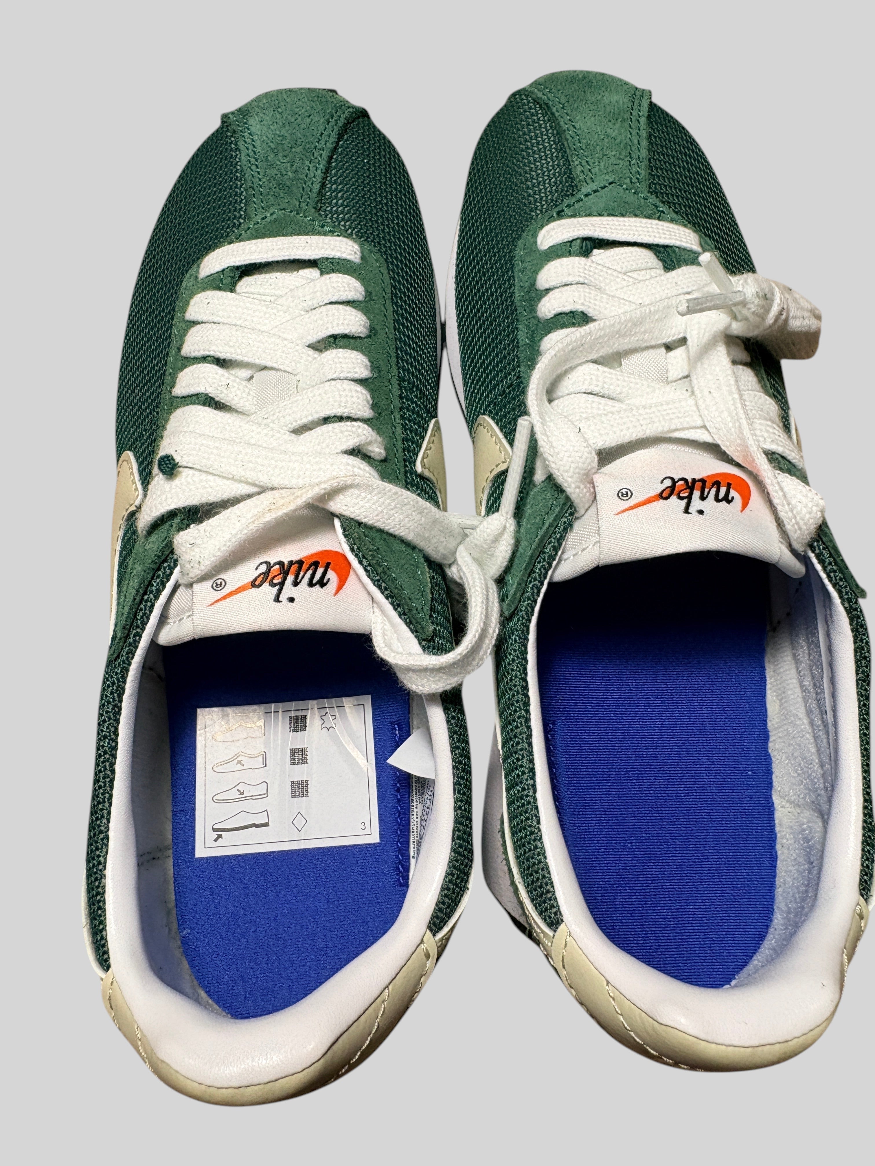 Baskets Nike LD-1000 WMNS vert sapin en mesh et daim avec lacets blancs, vue de dessus, par FASHION SC