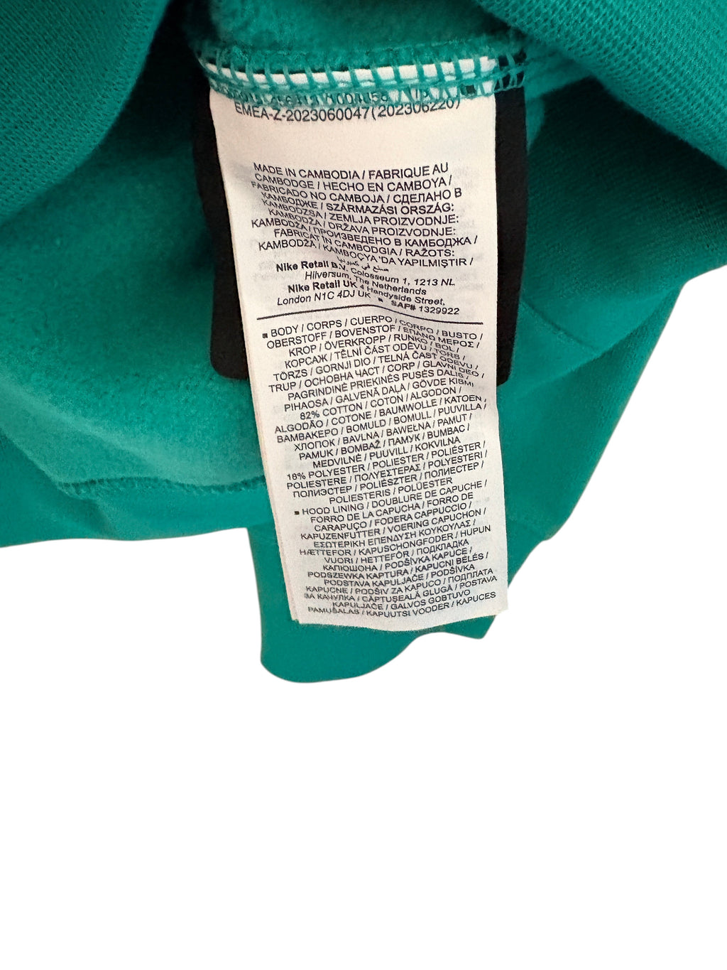 Etiquette de composition intérieure du sweat Nike x NOCTA Fleece CS Hoodie 2 vert Neptune chez FASHION SC