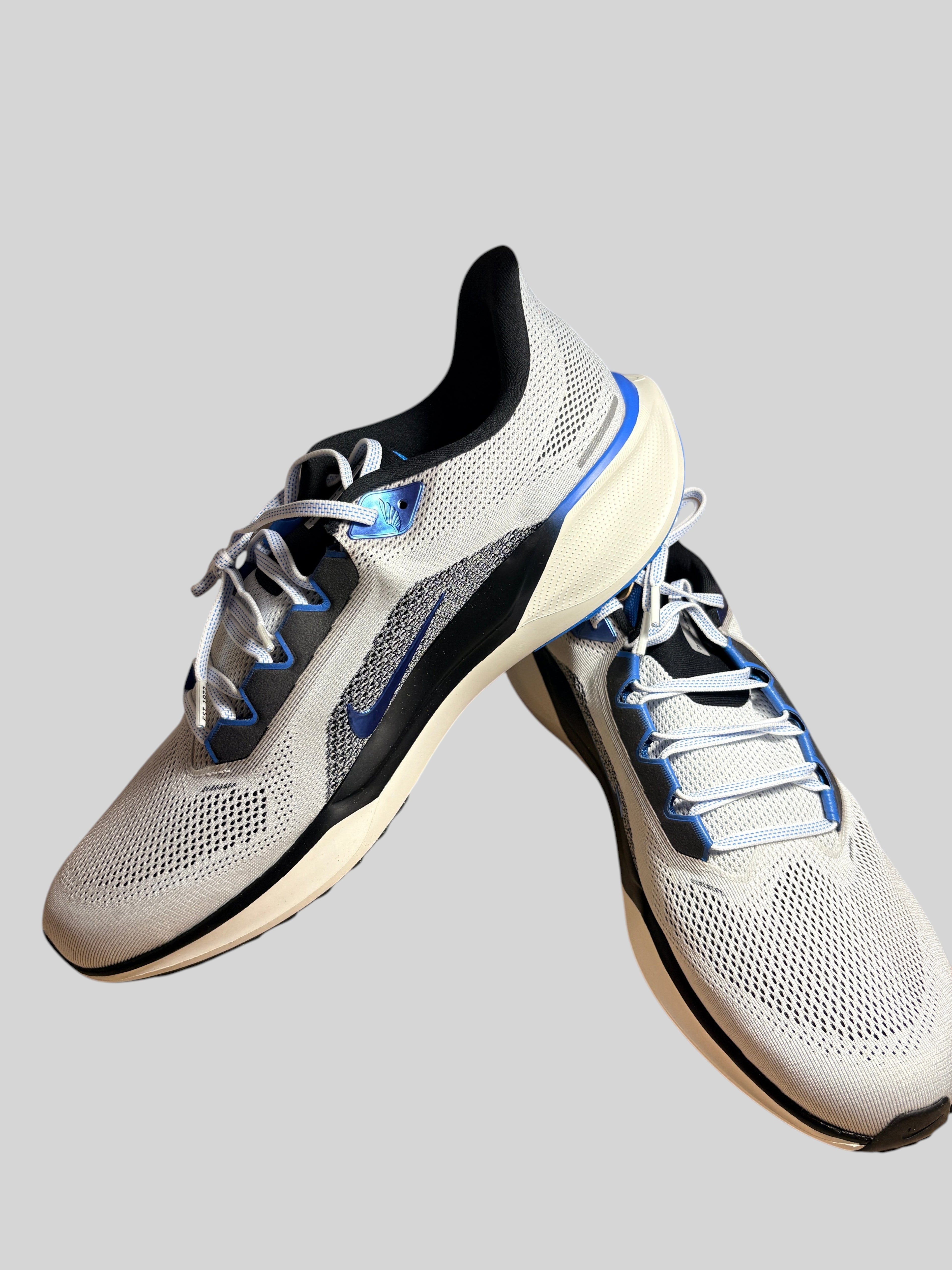 Chaussures de running FASHION SC Nike Air Zoom Pegasus 41 en mesh blanc cassé et bleu, semelle ReactX amortissante.