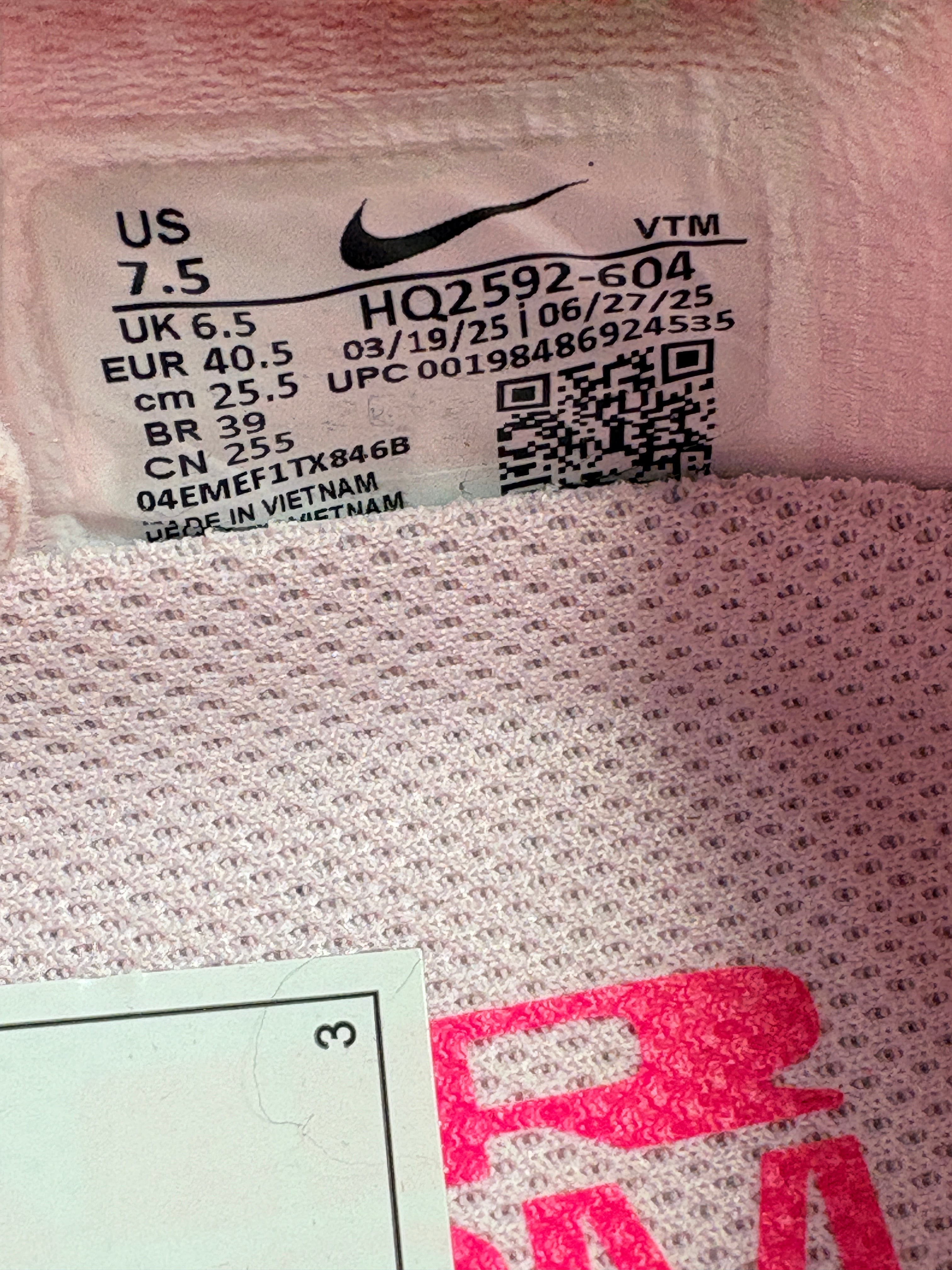 Étiquette intérieure de chaussure de running FASHION SC Nike Pegasus Premium avec détails de taille et référence