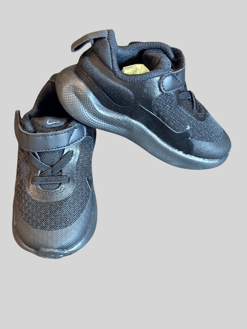 Baskets FASHION SC Nike Revolution 7 pour bébé en textile noir et anthracite avec fermeture pratique