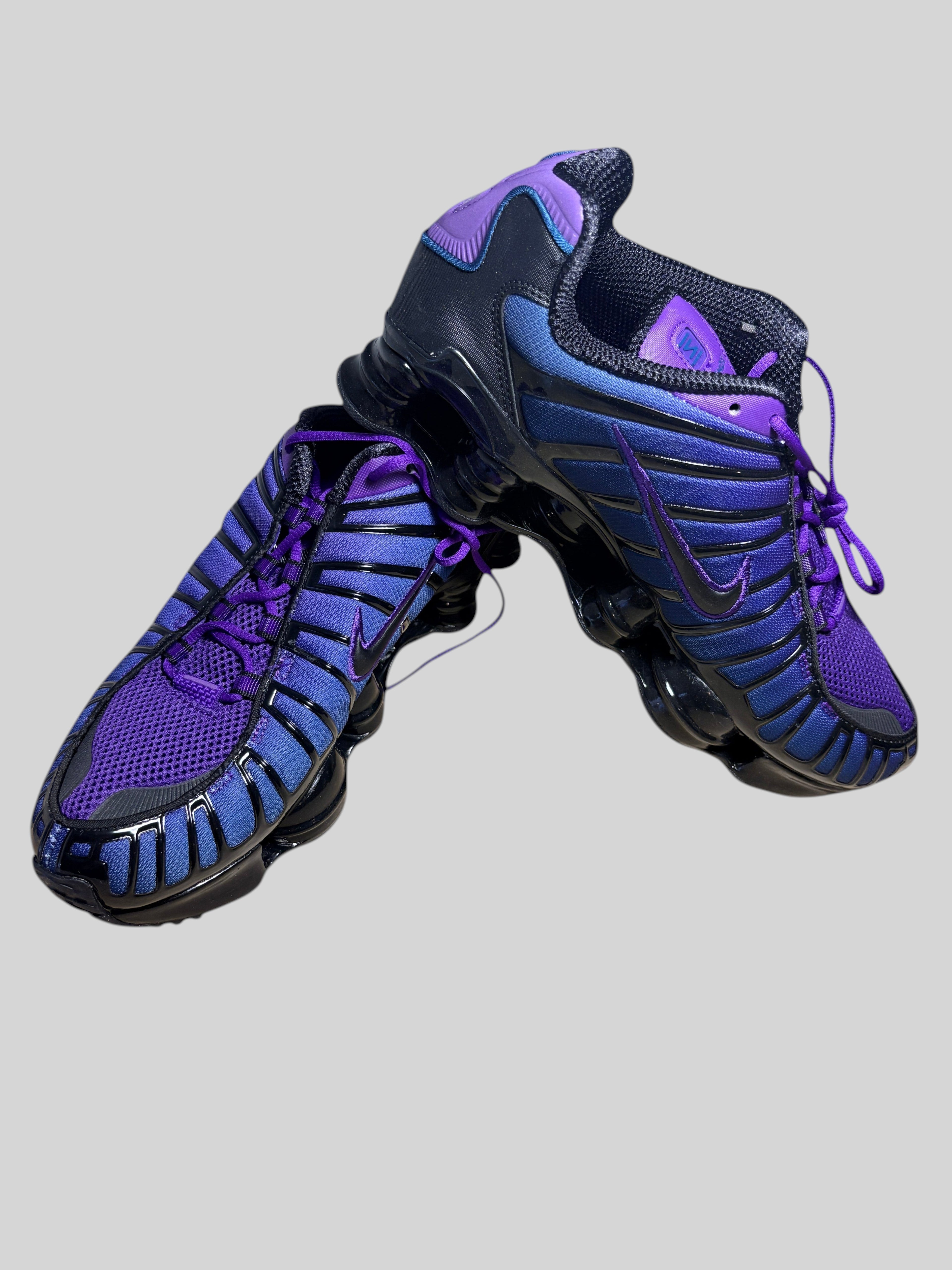 Baskets FASHION SC Nike Shox TL Voltage Purple en mesh dégradé violet et bleu avec renforts TPU noirs et semelle Shox