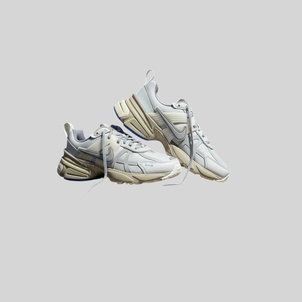 Baskets FASHION SC Nike V2K Run GORE-TEX Light Bone en mesh et synthétique avec semelle amortissante