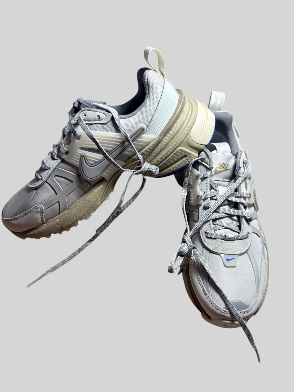 Baskets FASHION SC Nike V2K Run GORE-TEX Light Bone en mesh et synthétique avec semelle amortissante