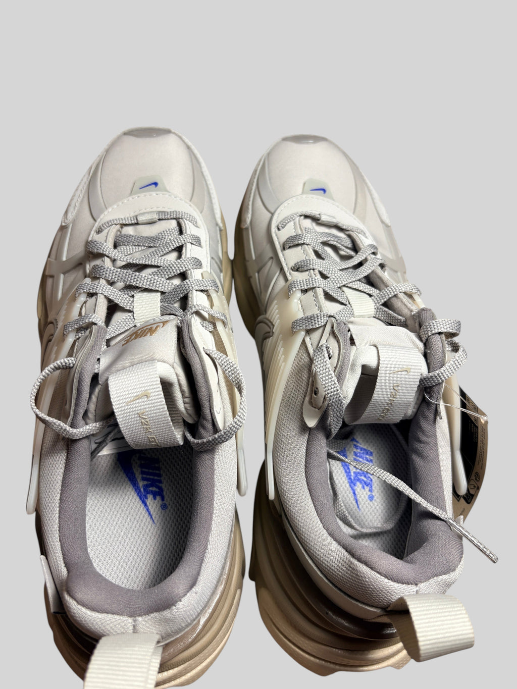 Baskets FASHION SC Nike V2K Run GORE-TEX Light Bone en mesh et synthétique avec lacets gris et semelle amortissante