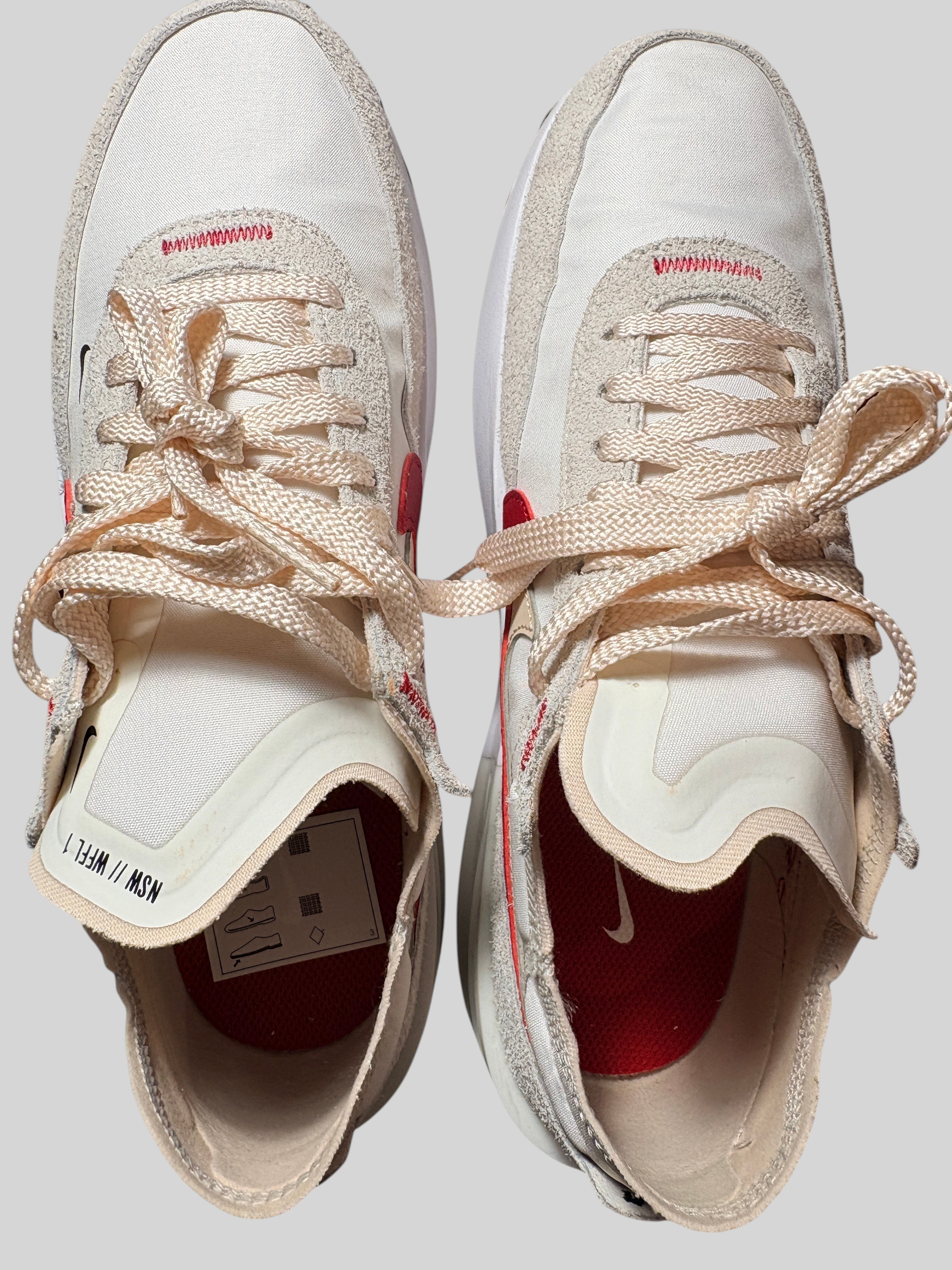 Baskets FASHION SC Nike Waffle One SE Double Swoosh en mesh et daim blanc cassé avec détails rouges et noirs