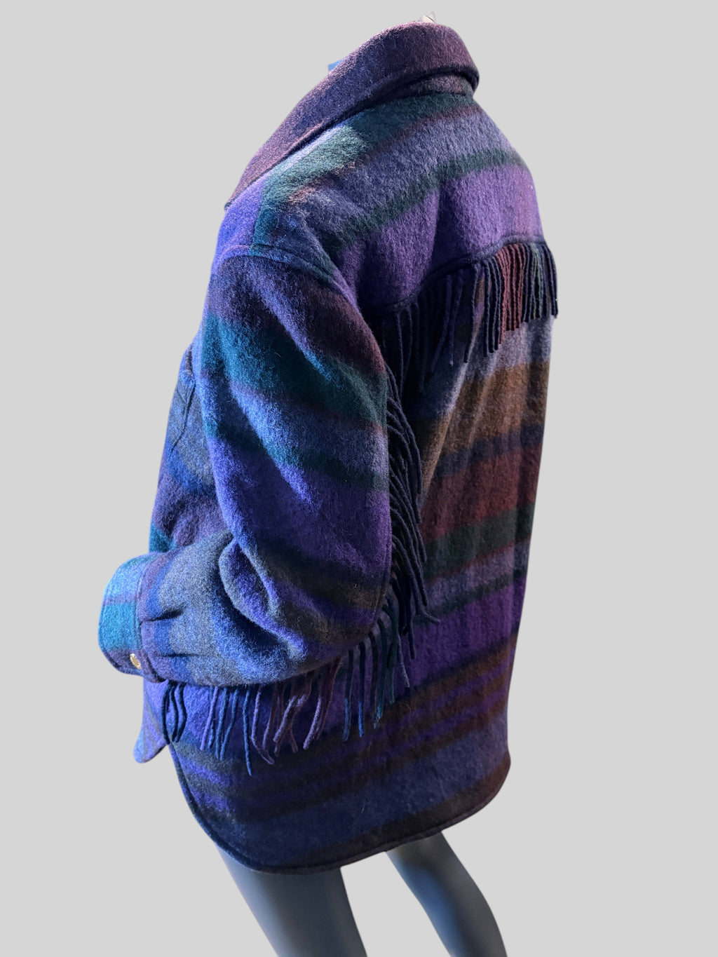 Manteau-surchemise FASHION SC Sandro Dome en laine à carreaux violet et vert avec détails à franges