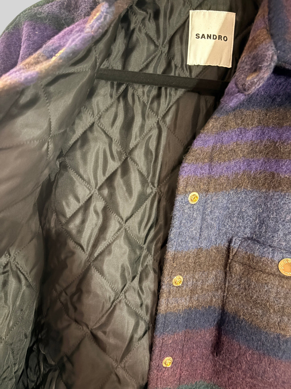 Manteau-surchemise FASHION SC Sandro Dome en laine à carreaux violet et vert avec doublure matelassée noire