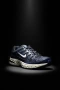 Nike P-6000 Bleu Marine – Studio Fond Noir
