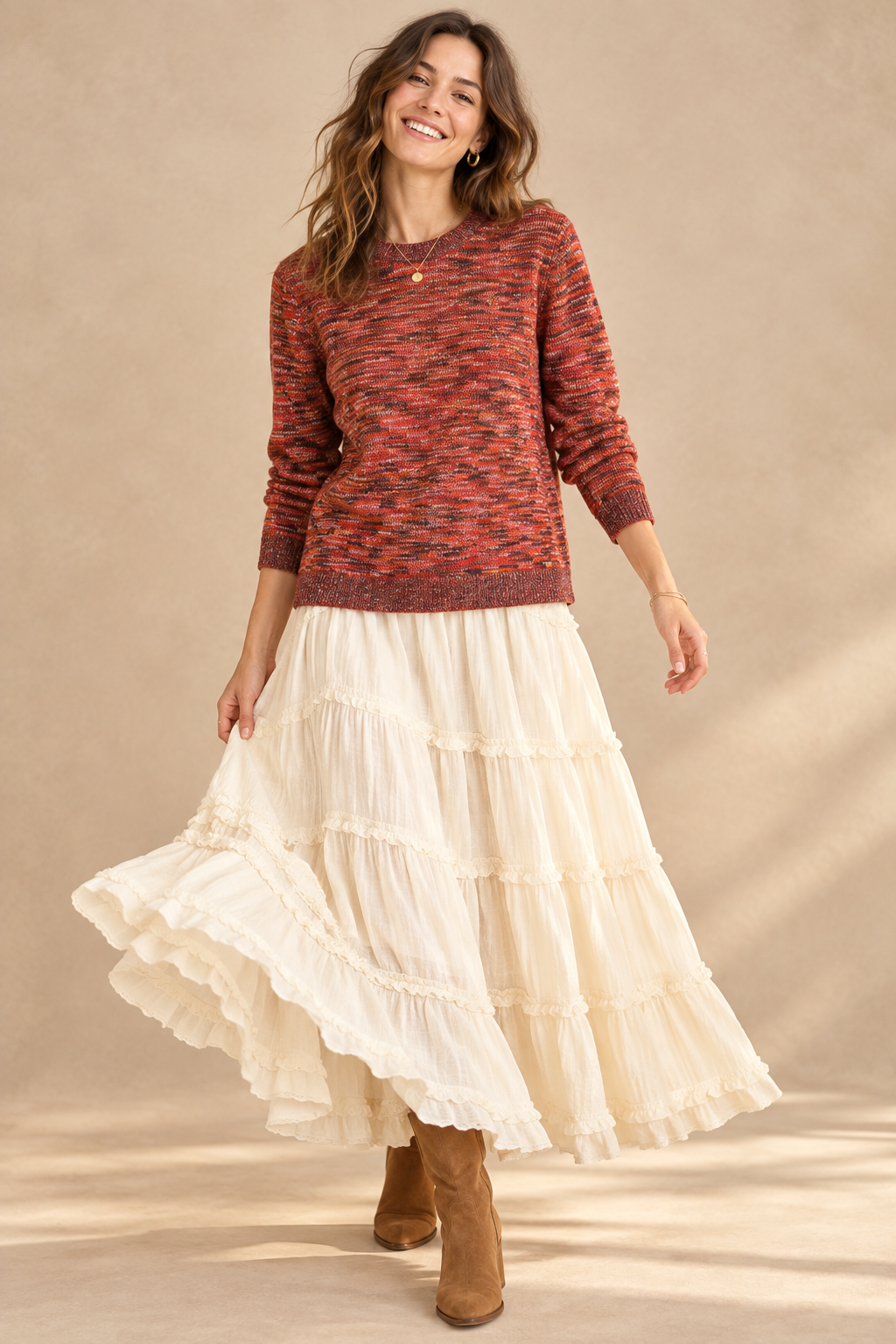 Pull multicolore avec jupe bohème écrue et bottines camel