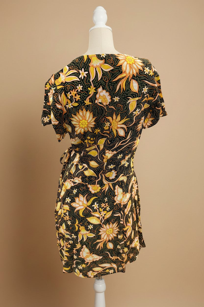 Robe batik dos mannequin blanc