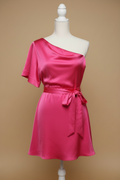 Robe satin rose fuchsia – Une épaule, sans bretelle droite